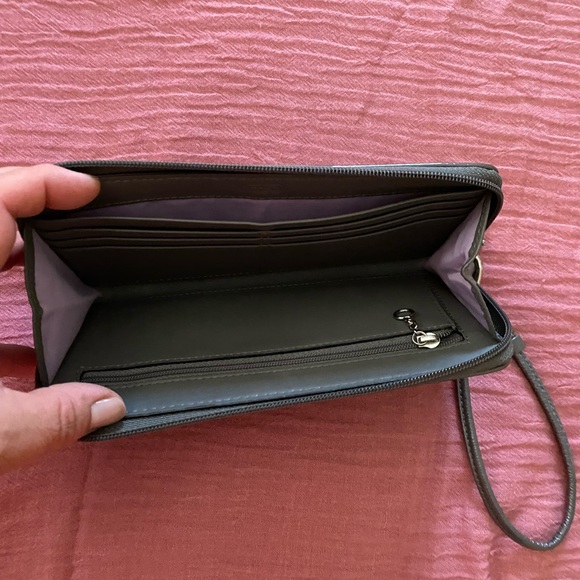 Coach Wallet - Picture 4 of 8